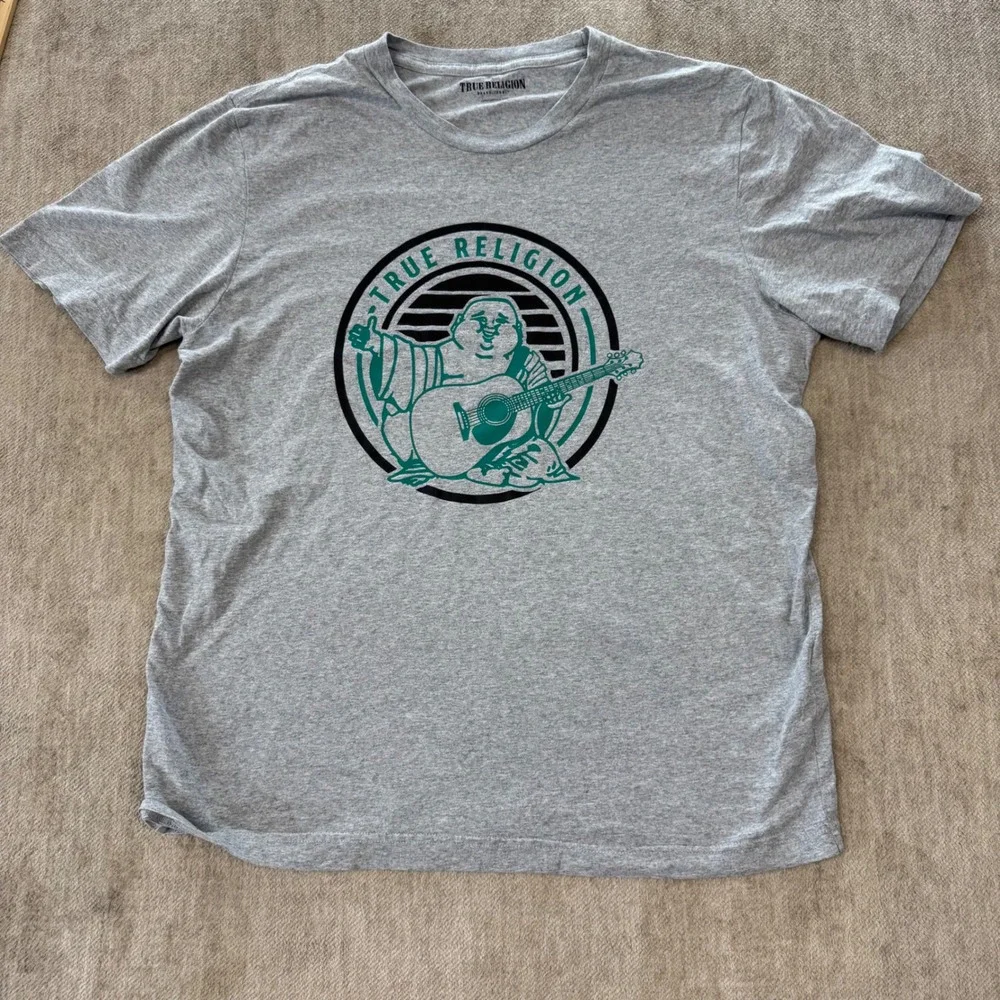 True Religion Buddha Guitar Graphic T Shirt Mens Large Gray Short Sleeve Crew‎
